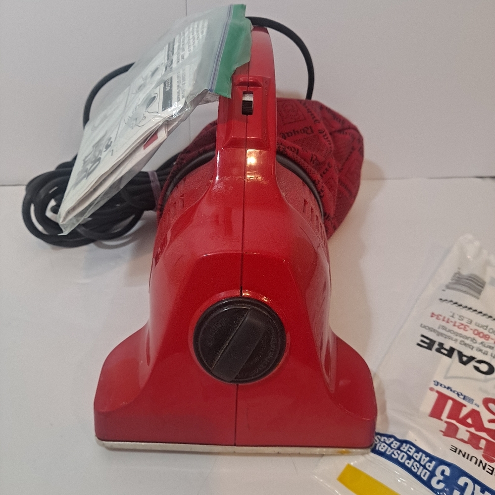 Royal Dirt Devil Model 103 Hand Held Vacuum Cleaner  Red Corded - Tested Working - Picture 5 of 7